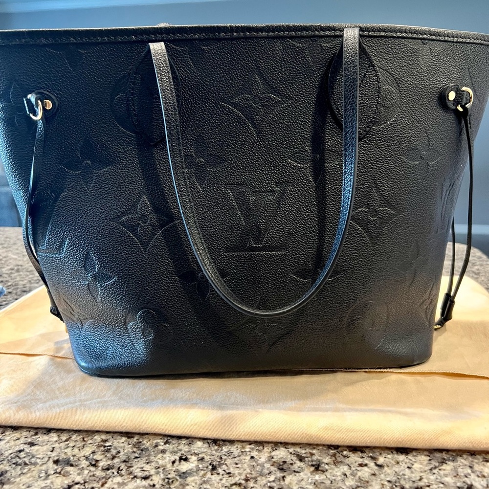 Authentic Louis Vuitton Neverfull
